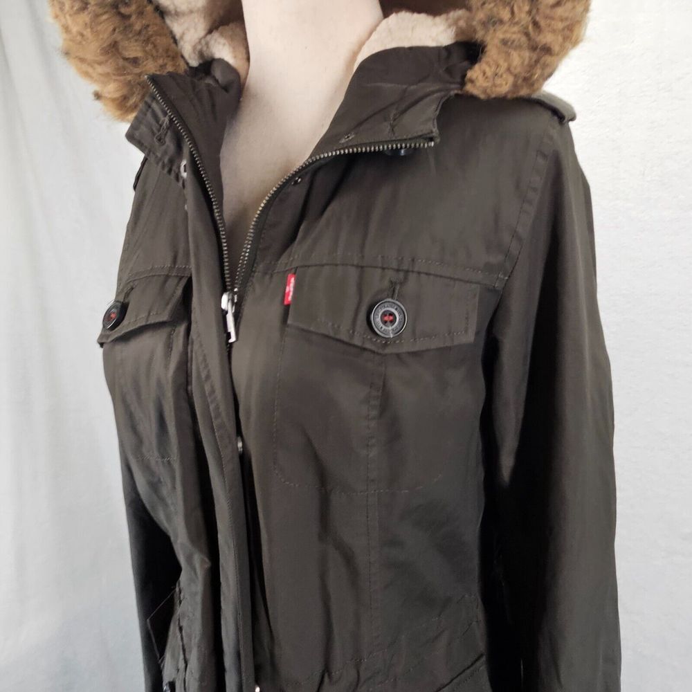 Levi's Womens L Parka Jacket Sherpa Lined Outdoor Winter Zip Up Olive Faux Fur - Picture 4 of 16